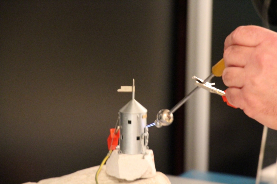 Razstava-Na-vrhu-gora